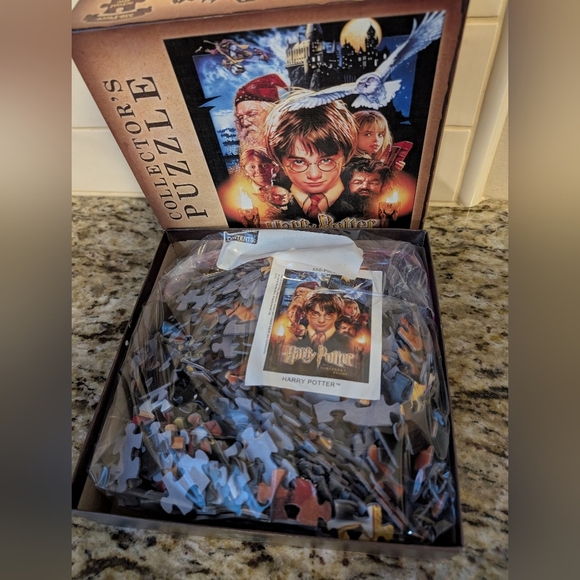 Harry Potter Collector's 550 Piece Puzzle 18 x 24 Sorcerer's Stone Complete - Picture 3 of 3